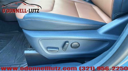 Used 2022 Ford Maverick Lariat w/ Lariat Luxury Package image 12