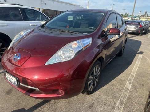Used 2016 Nissan Leaf SV image 2