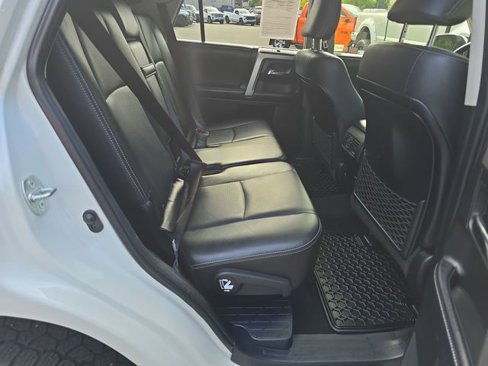 Used 2018 Toyota 4Runner SR5 image 33