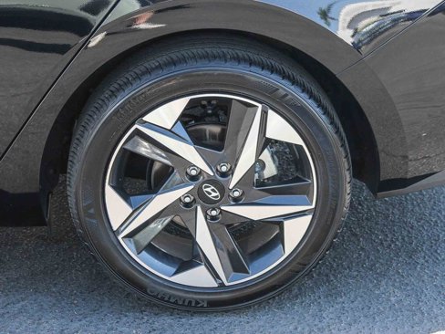 Certified 2023 Hyundai Elantra SEL w/ Convenience Package image 7