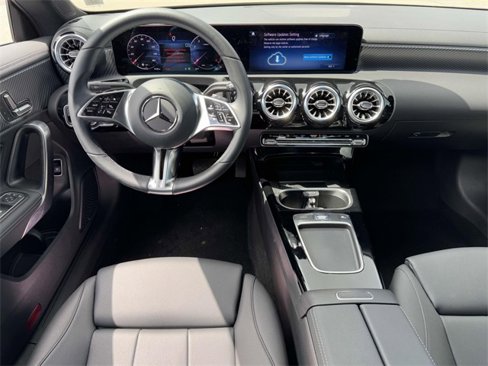 Certified 2025 Mercedes-Benz CLA 250 4MATIC image 5