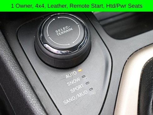 Used 2017 Jeep Cherokee Limited image 29