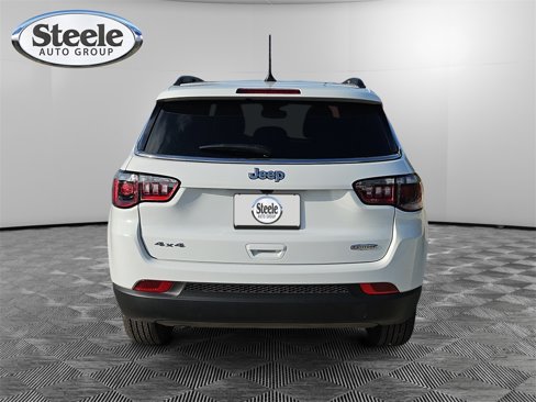 New 2025 Jeep Compass Latitude image 4