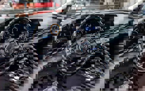 Used 2023 Hyundai Elantra Limited image 6