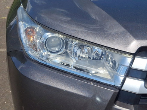 Used 2017 Toyota Highlander LE image 28