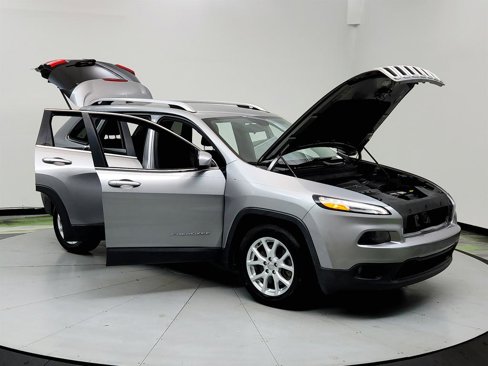 Used 2017 Jeep Cherokee Latitude image 10