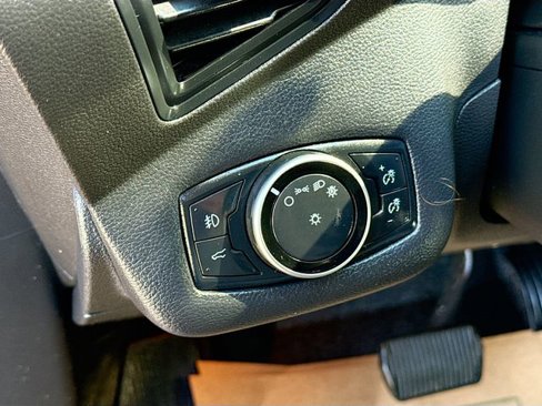 Used 2017 Ford Escape SE image 11