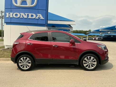 Used 2020 Buick Encore Preferred image 2