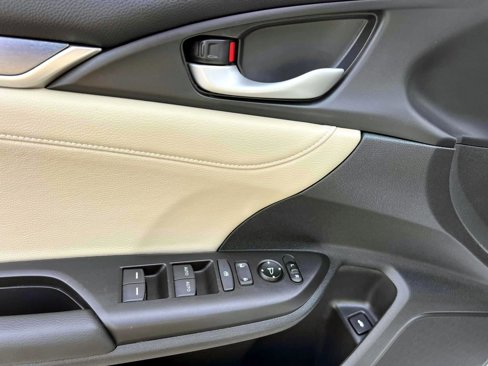 Used 2018 Honda Civic EX-L image 16
