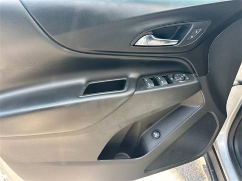 Used 2021 Chevrolet Equinox LT image 25
