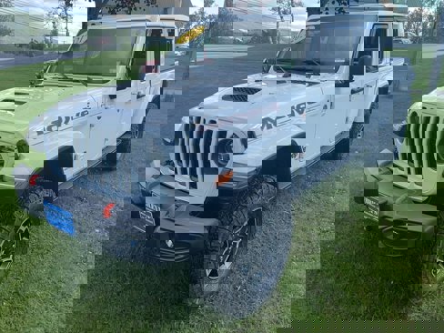 Certified 2021 Jeep Gladiator Mojave image 3