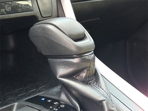 Used 2019 Toyota RAV4 LE image 22