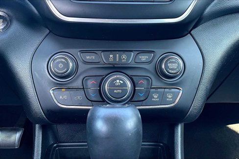 Used 2021 Jeep Cherokee Latitude Lux w/ Sun & Sound Group image 34