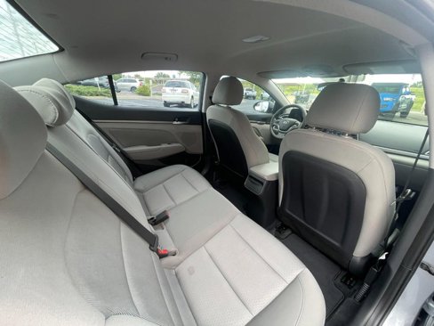Used 2017 Hyundai Elantra SE image 13