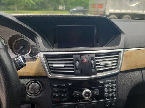 Used 2011 Mercedes-Benz E 550 Sedan image 17