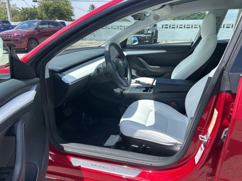 Used 2023 Tesla Model 3 Standard Range image 9