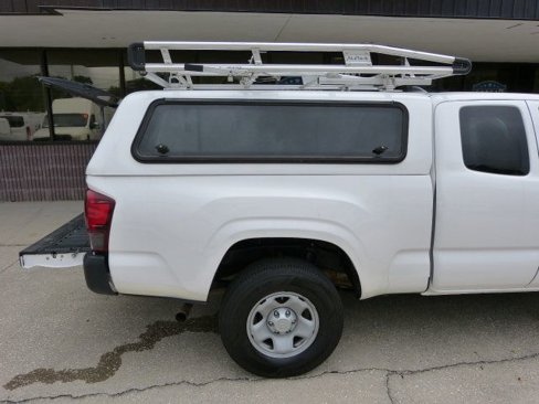 Used 2022 Toyota Tacoma SR image 18