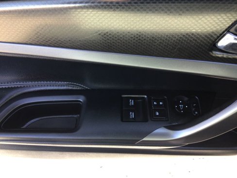 Used 2016 Honda Accord Touring image 5