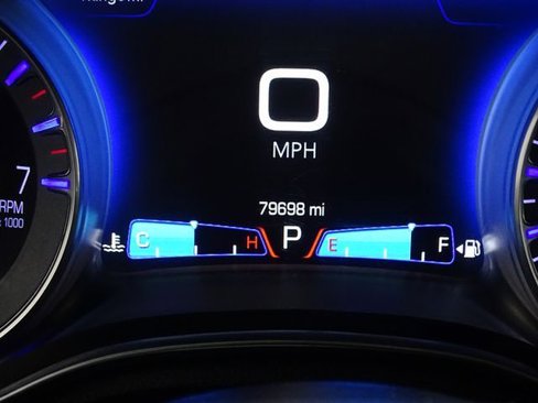 Used 2017 Chrysler 300 Limited image 32