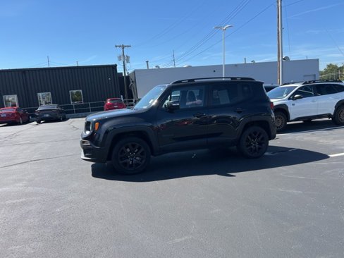 Used 2016 Jeep Renegade Latitude image 12