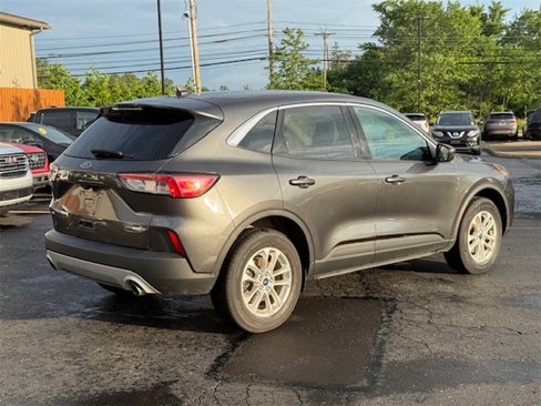 Used 2020 Ford Escape SE image 4