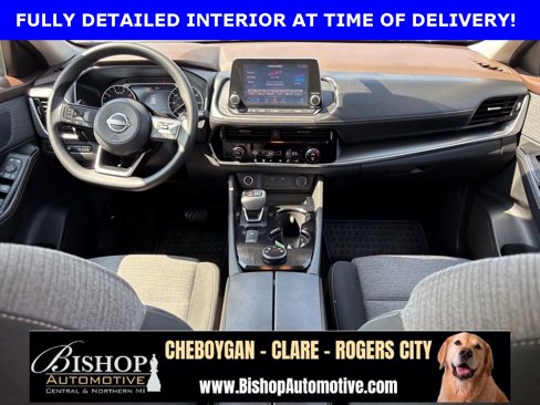 Used 2022 Nissan Rogue SV image 4