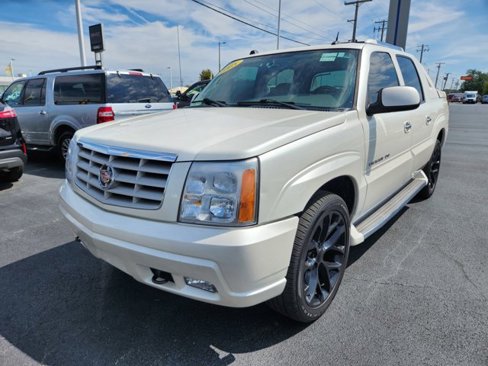 Used 2005 Cadillac Escalade EXT image 4