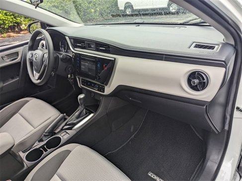 Used 2019 Toyota Corolla L image 16