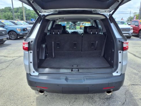 Used 2021 Chevrolet Traverse LT image 9