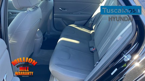 Used 2024 Hyundai Elantra SEL image 25