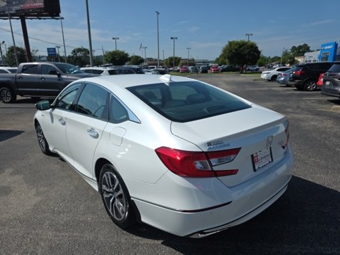 Used 2020 Honda Accord Touring image 8