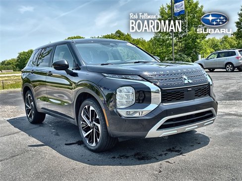 Used 2022 Mitsubishi Outlander SE image 1