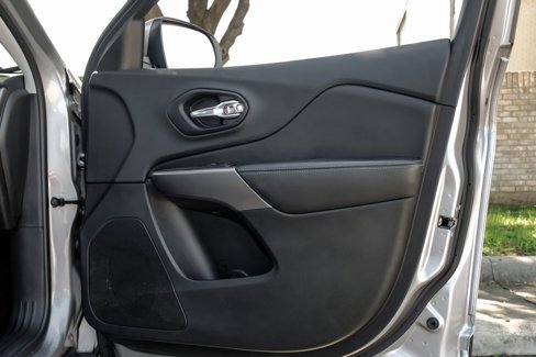 Used 2019 Jeep Cherokee Latitude Plus image 53