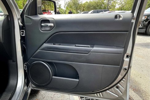 Used 2016 Jeep Patriot High Altitude image 22