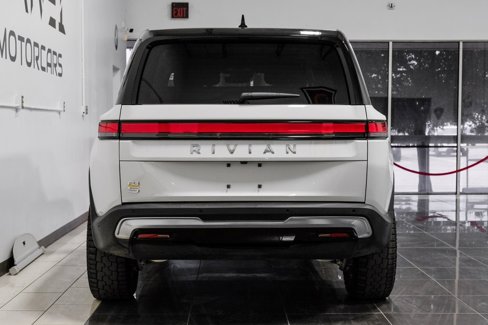 Used 2023 Rivian R1S Adventure image 15