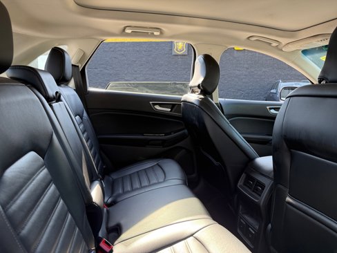 Used 2015 Ford Edge SEL w/ Equipment Group 201A image 17
