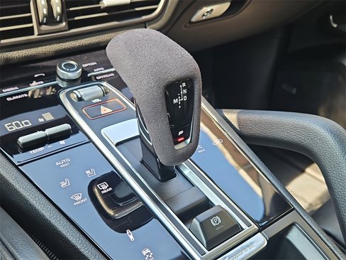 Used 2021 Porsche Cayenne Coupe image 35