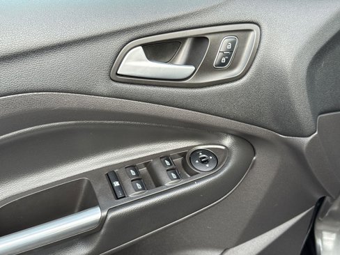 Used 2018 Ford Escape SEL image 30