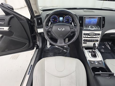 Used 2014 INFINITI Q60 Convertible w/ Sport Package image 18