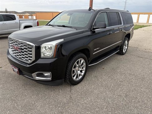 Used 2020 GMC Yukon XL Denali image 2