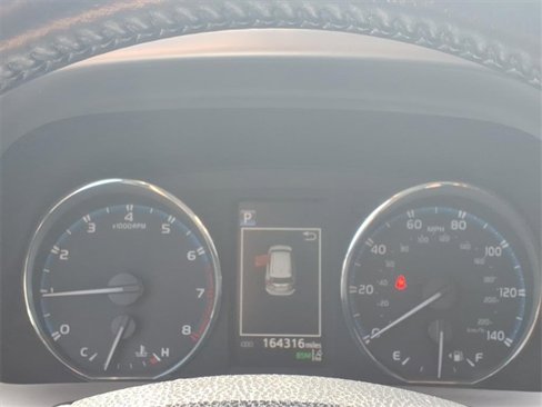 Used 2018 Toyota RAV4 Platinum image 13
