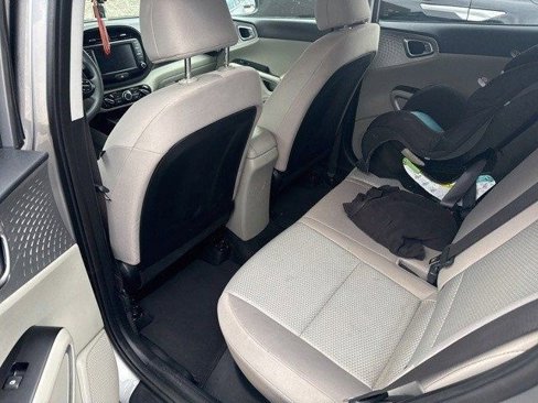Used 2023 Kia Soul LX image 6