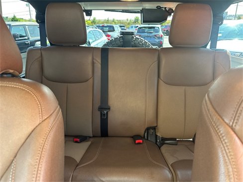 Used 2016 Jeep Wrangler Unlimited Sahara image 18