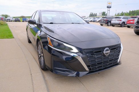 Used 2023 Nissan Altima 2.5 SV image 11