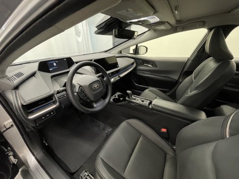 Certified 2024 Toyota Prius XLE image 10