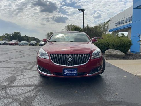 Used 2015 Buick Regal Premium w/ Experience Buick Package image 2