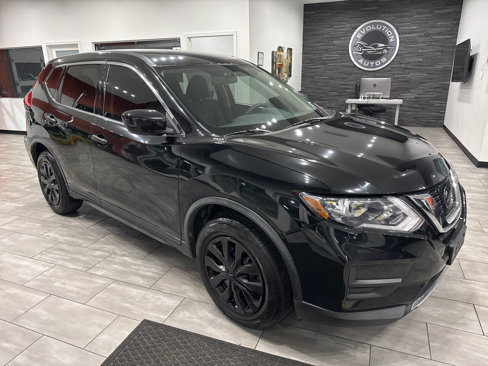 Used 2017 Nissan Rogue S image 3