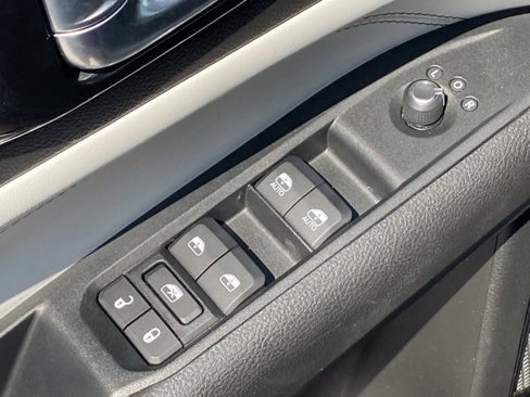 Used 2022 Jeep Compass Limited image 20