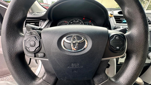 Used 2014 Toyota Camry SE image 15