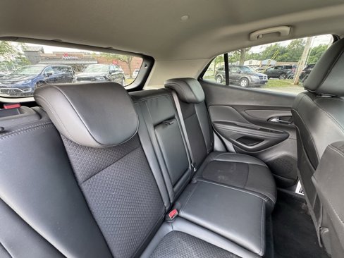 Used 2022 Buick Encore Preferred w/ Safety Package image 25